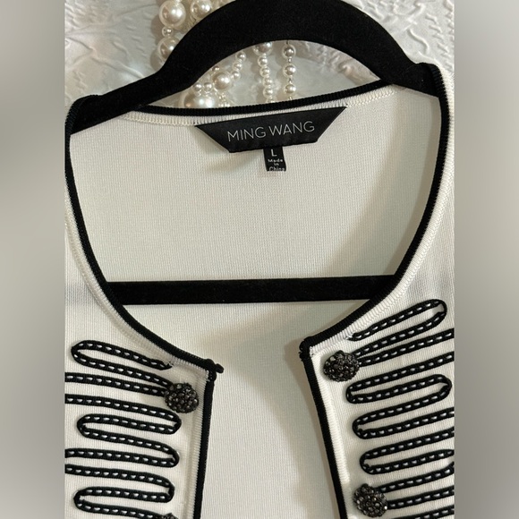 Ming Wang Cream Jacket with Black Trim and Embellished Buttons - Picture 2 of 7